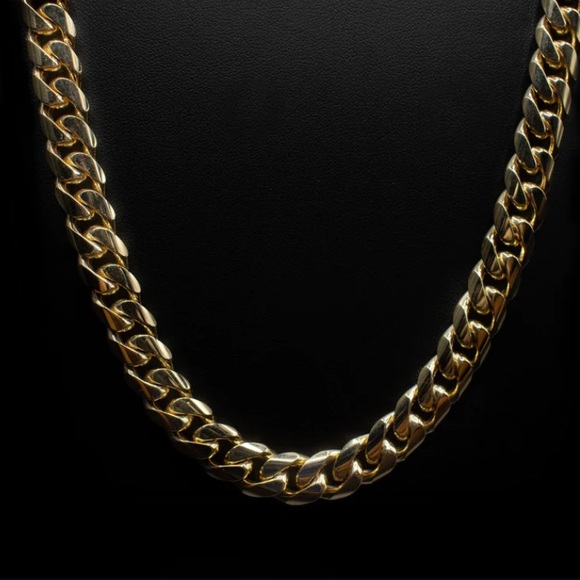 Gold Cuban Link Chain - Picture 2 of 5